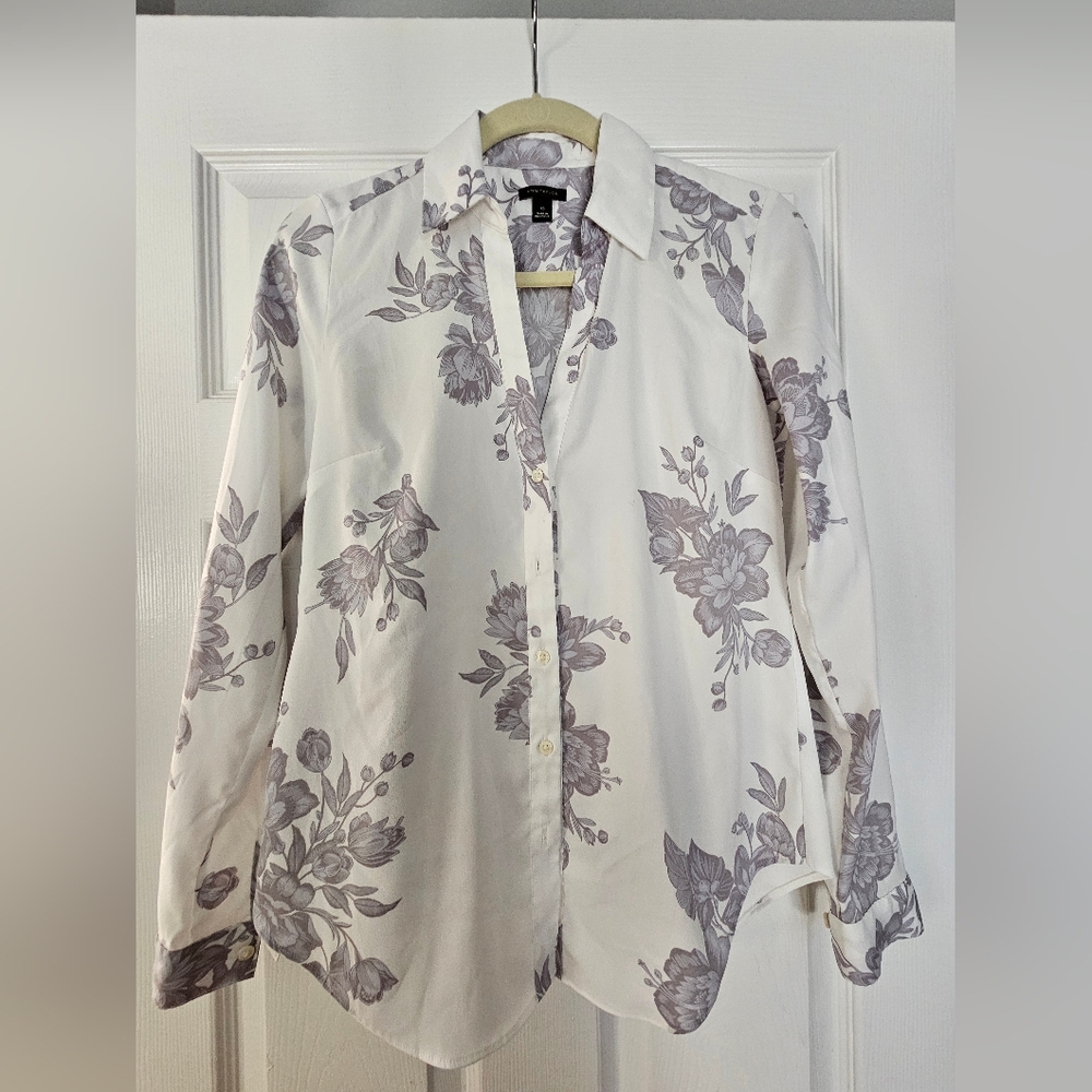 Like new banana republic flower blouse